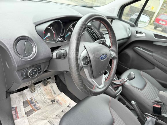 Galeriden Ford Tourneo Courier 1.5 EcoBlue Titanium 2023 Model Rize