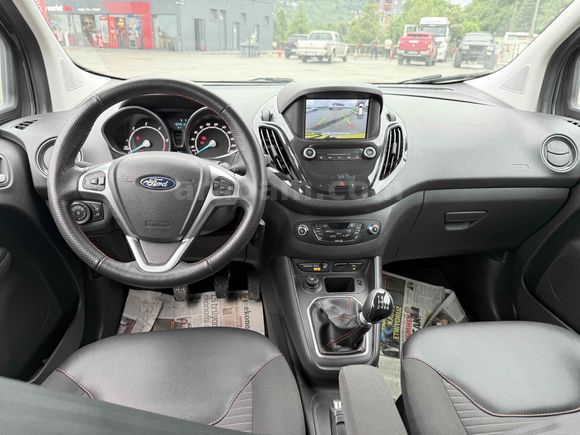 Galeriden Ford Tourneo Courier 1.5 EcoBlue Titanium 2023 Model Rize