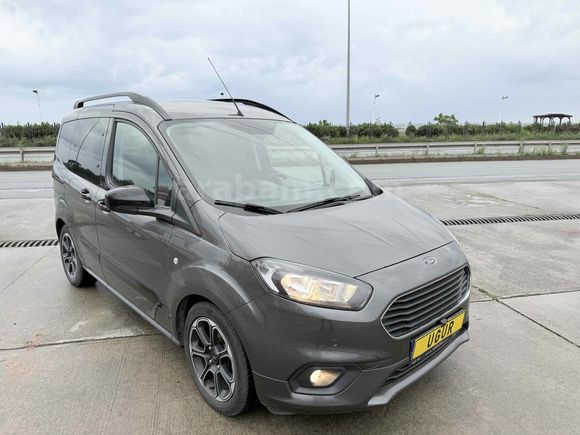 Galeriden Ford Tourneo Courier 1.5 EcoBlue Titanium 2023 Model Rize