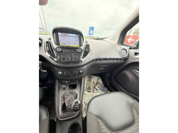 Galeriden Ford Tourneo Courier 1.5 EcoBlue Titanium 2023 Model Rize