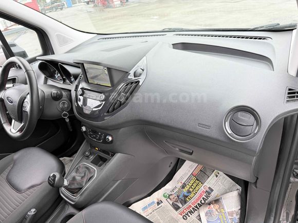 Galeriden Ford Tourneo Courier 1.5 EcoBlue Titanium 2023 Model Rize