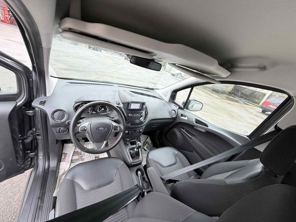 Galeriden Ford Tourneo Courier 1.5 EcoBlue Titanium 2023 Model Rize