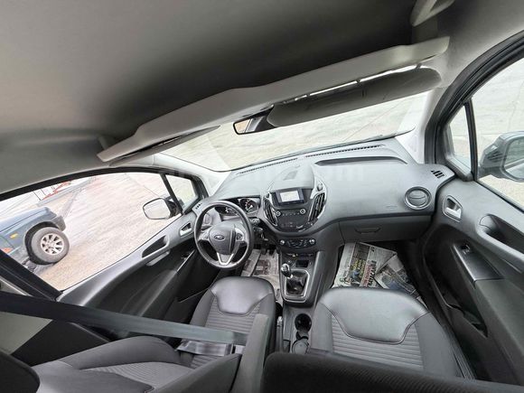 Galeriden Ford Tourneo Courier 1.5 EcoBlue Titanium 2023 Model Rize