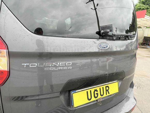 Galeriden Ford Tourneo Courier 1.5 EcoBlue Titanium 2023 Model Rize