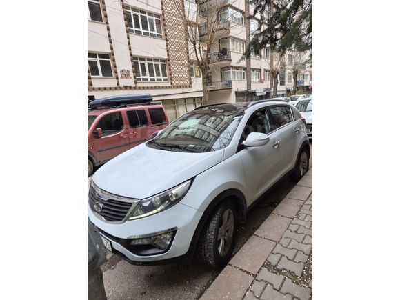 Sahibinden Kia Sportage 1.6 GSL 2012 Model  135.000 km Beyaz