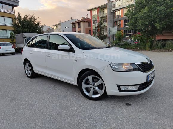 İLK SAHİBİNDEN, MASRAFSIZ-BAKIMLI AİLE ARACI - Skoda Rapid 1.2 TSI Spaceback Elegance 2015