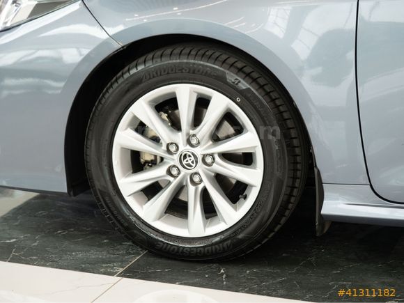 OTOSTORE'DAN COROLLA 1.5 DREAM MULTIDRIVE S 2023