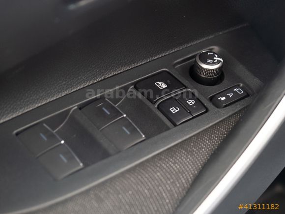 OTOSTORE'DAN COROLLA 1.5 DREAM MULTIDRIVE S 2023