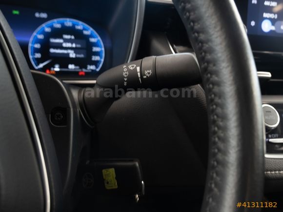 OTOSTORE'DAN COROLLA 1.5 DREAM MULTIDRIVE S 2023