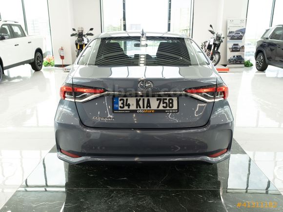 OTOSTORE'DAN COROLLA 1.5 DREAM MULTIDRIVE S 2023