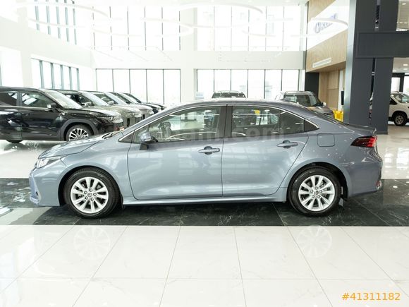 OTOSTORE'DAN COROLLA 1.5 DREAM MULTIDRIVE S 2023