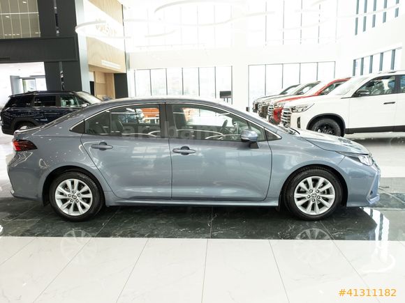 OTOSTORE'DAN COROLLA 1.5 DREAM MULTIDRIVE S 2023