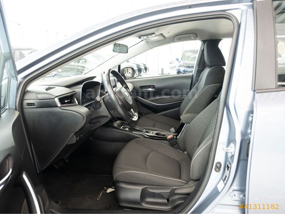 OTOSTORE'DAN COROLLA 1.5 DREAM MULTIDRIVE S 2023