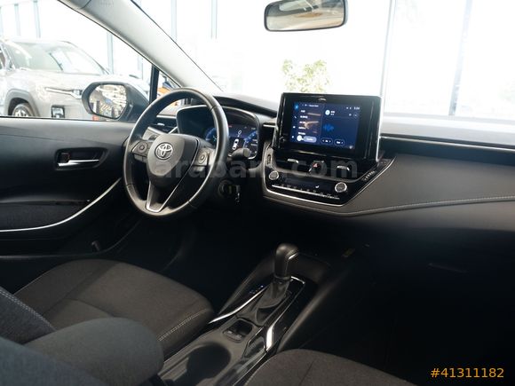 OTOSTORE'DAN COROLLA 1.5 DREAM MULTIDRIVE S 2023
