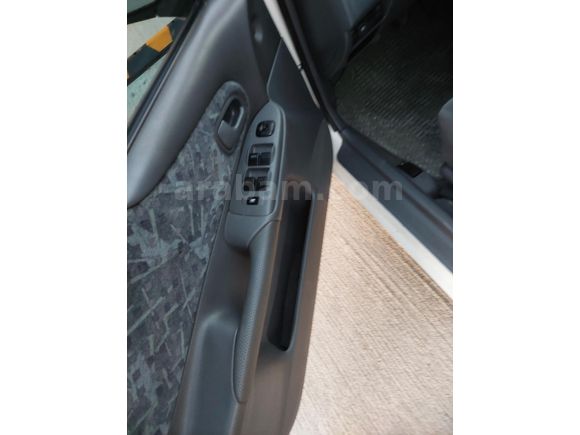 Sahibinden Düşük kilometreli Kazasız boyasız orjinal Mazda 323 1.5 GLX2000 model