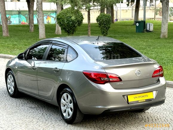 HATASIZ OPEL ASTRA 1.6 EDİTİON PLUS 2016 MODEL SERVİS BAKIMLI !