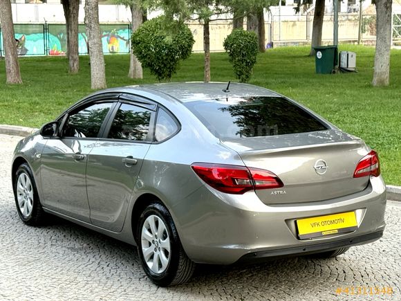 HATASIZ OPEL ASTRA 1.6 EDİTİON PLUS 2016 MODEL SERVİS BAKIMLI !