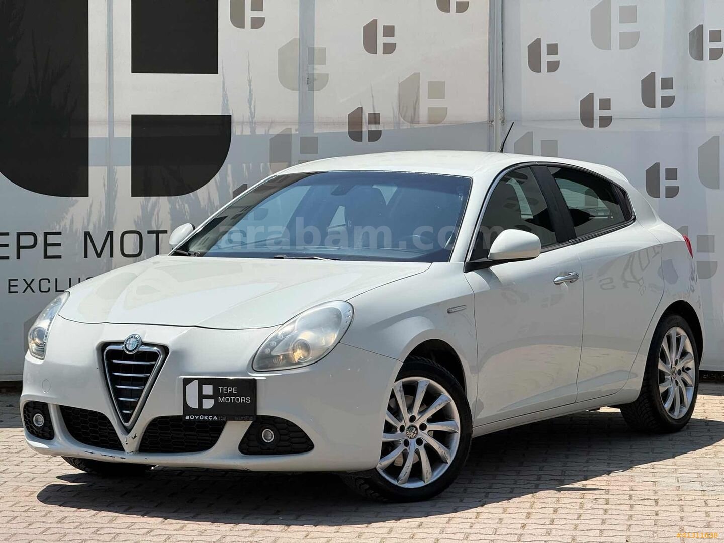 Galeriden Alfa Romeo Giulietta 1.4 TB MultiAir Distinctive 2013 Model İzmir 135.000 km Beyaz 6