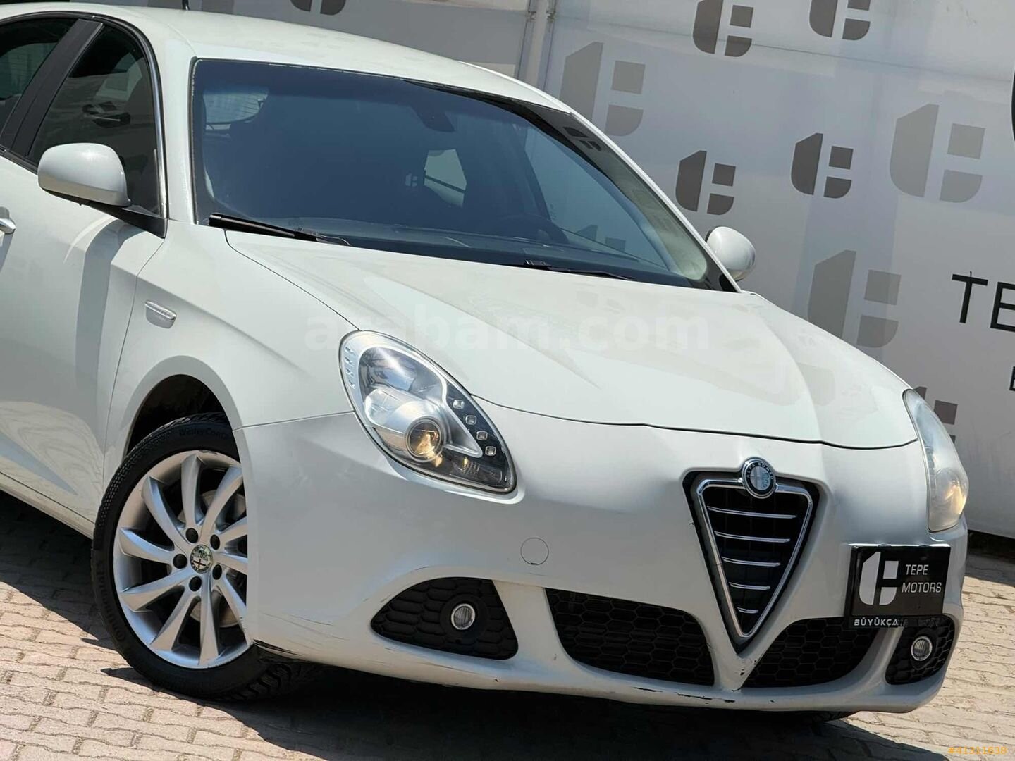 Galeriden Alfa Romeo Giulietta 1.4 TB MultiAir Distinctive 2013 Model İzmir 135.000 km Beyaz 3