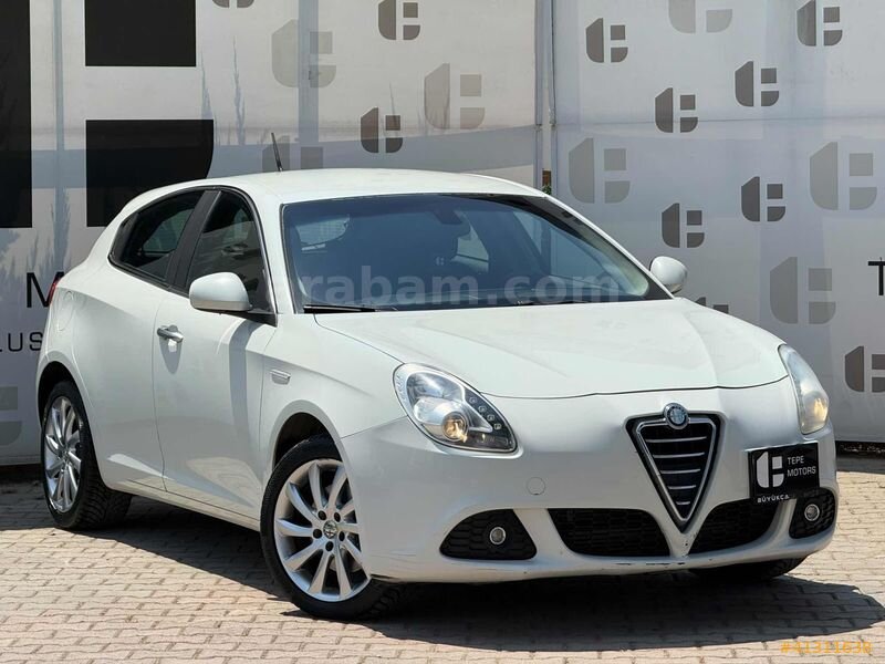 Galeriden Alfa Romeo Giulietta 1.4 TB MultiAir Distinctive 2013 Model İzmir 135.000 km Beyaz