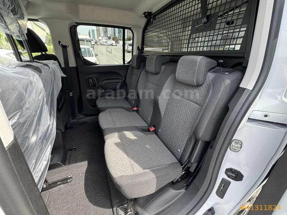 DİCLE'den 2026 '0'KM COMBO PRO EKRAN GERİ GÖRÜŞ ÇELİK JANT KREDİ