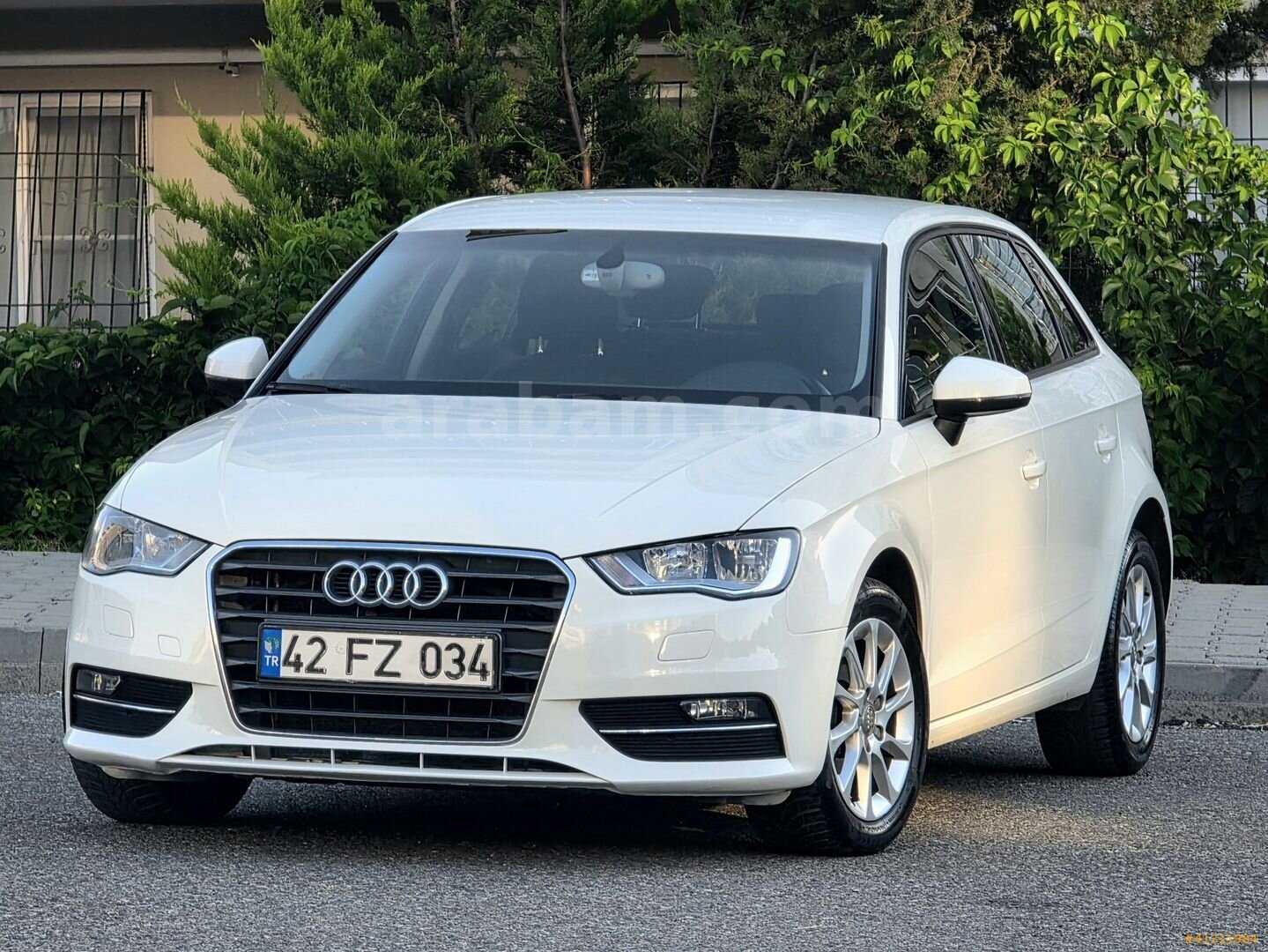 Galeriden Audi A3 Sportback 1.6 TDI Attraction 2015 Model Gaziantep 269.000 km Beyaz 1