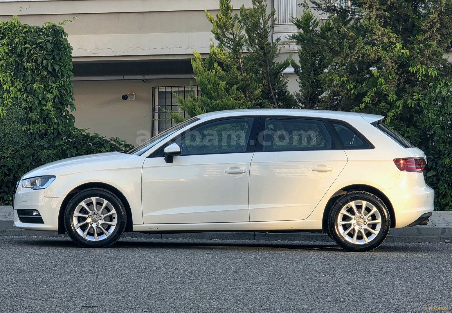 Galeriden Audi A3 Sportback 1.6 TDI Attraction 2015 Model Gaziantep 269.000 km Beyaz 4