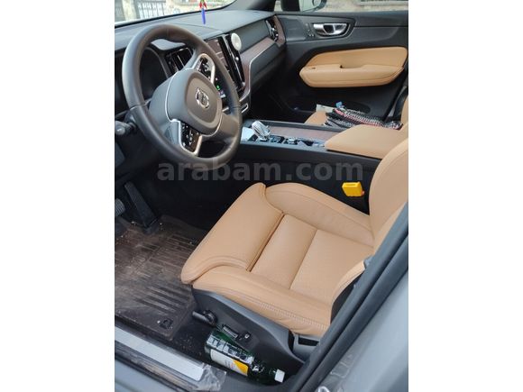 Sahibinden Volvo XC60 2.0 B5 Plus Dark 2025 Model