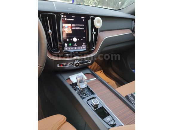 Sahibinden Volvo XC60 2.0 B5 Plus Dark 2025 Model