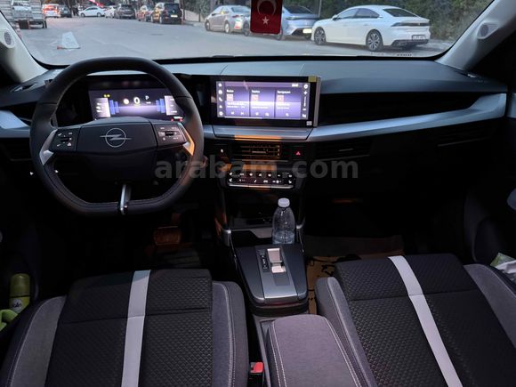 ADEM SARI'DAN BOYASIZ 2025 MODEL ÇİFT RENK FULL ELEKTİKLİ 10.000 KM