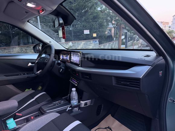 ADEM SARI'DAN BOYASIZ 2025 MODEL ÇİFT RENK FULL ELEKTİKLİ 10.000 KM