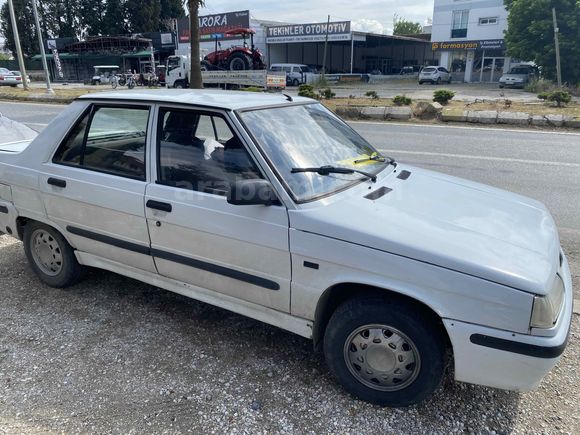 Galeriden Renault R 9 1.4 Broadway RL 1998 Model İzmir