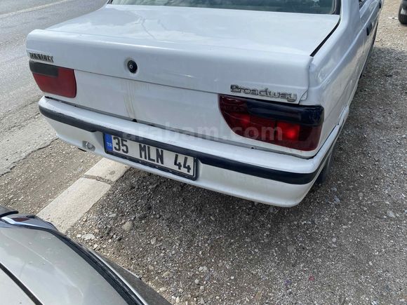 Galeriden Renault R 9 1.4 Broadway RL 1998 Model İzmir