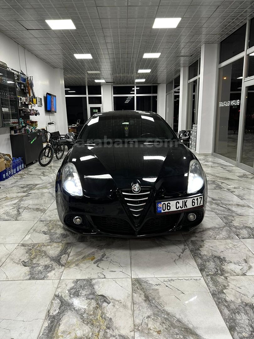 Sahibinden Alfa Romeo Giulietta 1.6 JTD Distinctive 2014 Model Sivas 164.000 km Siyah 1