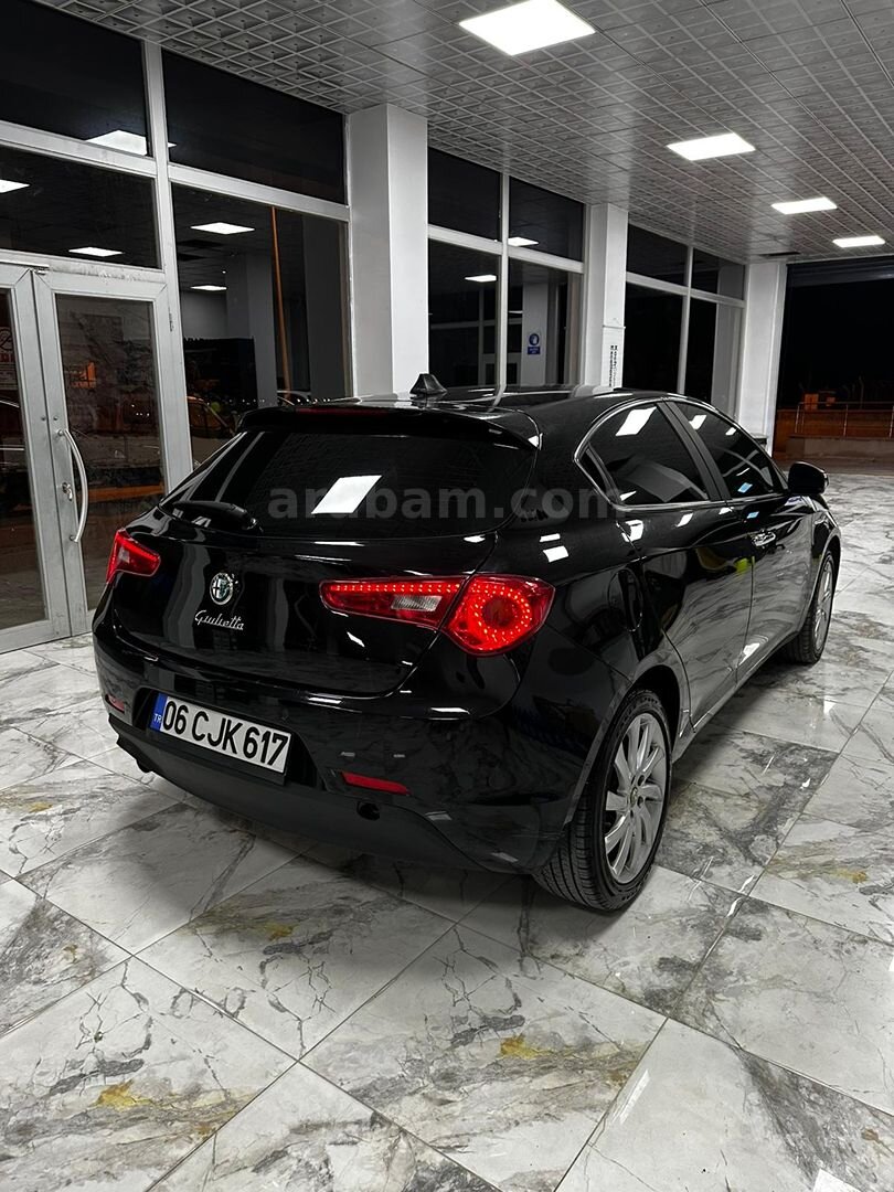 Sahibinden Alfa Romeo Giulietta 1.6 JTD Distinctive 2014 Model Sivas 164.000 km Siyah 5