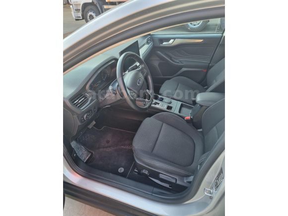 Sahibinden 23***km 2025 çıkışlı Ford Focus 1.5 EcoBlue Titanium Stil 2024 Model