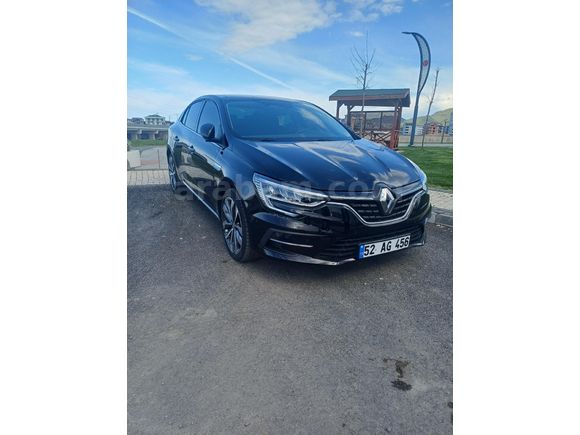 Sahibinden Renault Megane 1.3 TCe Icon 2025 Model  20.000 km Siyah