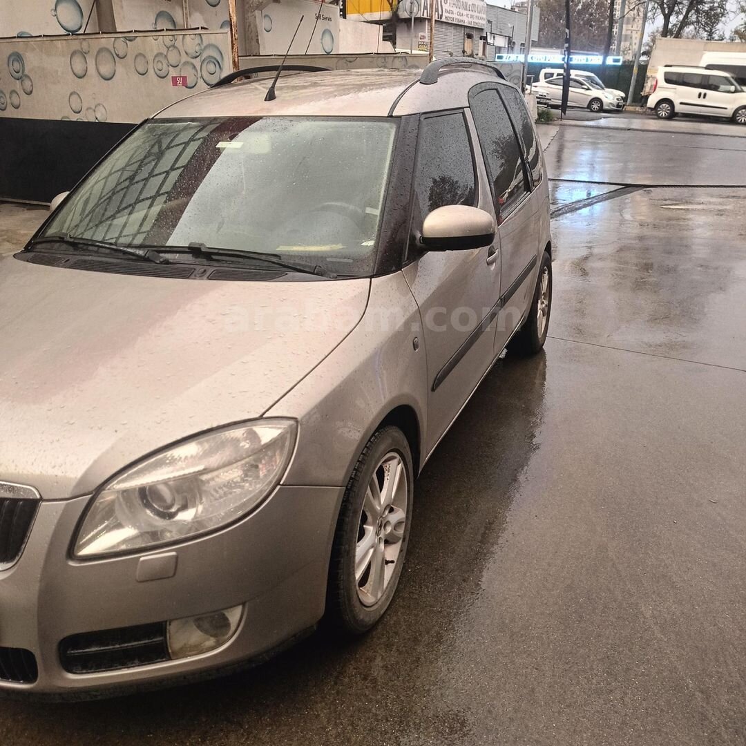 Sahibinden Skoda Roomster 1.6 Comfort 2008 Model İstanbul 226.000 km Gri 5