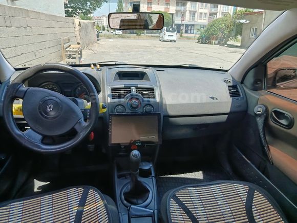 Sahibinden Renault Megane 1.6 Dynique 2004 Model