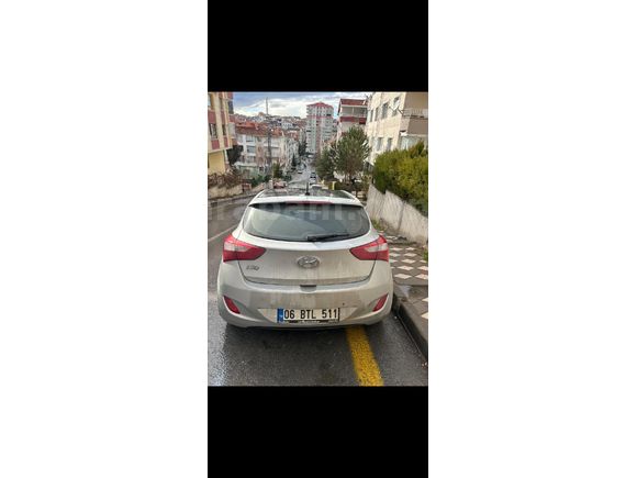 Sahibinden Hyundai i30 1.6 CRDi Elite .2013 Mode.satılmassa önemli degil sürekli düşük teklif verip durmayın l
