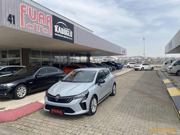 2024 CLİO 1.0 TCE EVOLUTİON OTM VİTES 58000 KM BOYASIZ