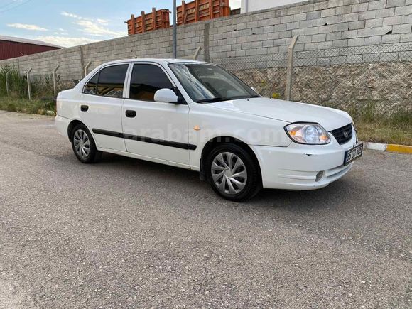 Galeriden Hyundai Accent 1.5 CRDi Admire 2005 Model Van