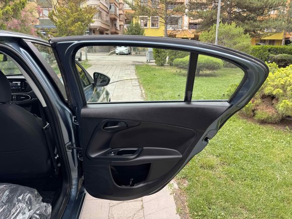2025 EGEA 1.4 EASY GSR HATASIZ BOYASIZ K.KARTA 12 TAKSİT