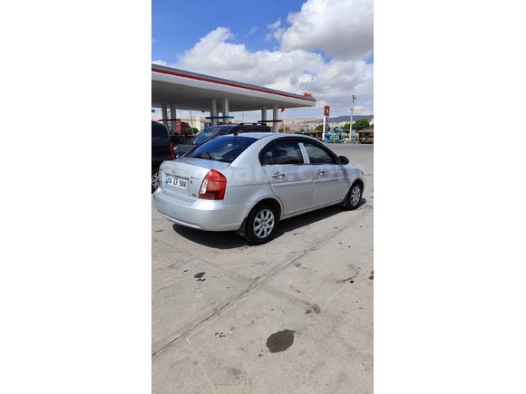 Sahibinden Hyundai Accent Era 1.5 CRDi-VGT Team 2010 Model  250.000 km Gri (Gümüş)