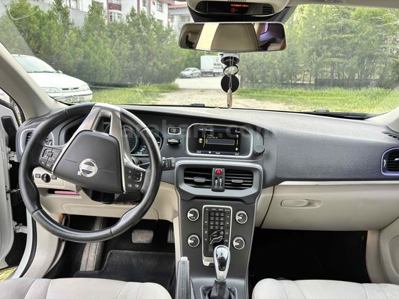 Sahibinden Volvo V40 1.6 D Premium 2014 Model 