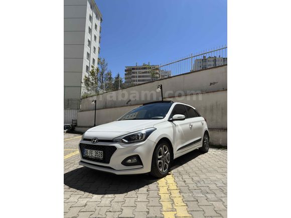 Sahibinden Hyundai i20 1.4 MPI Elite Smart 2019 Model 