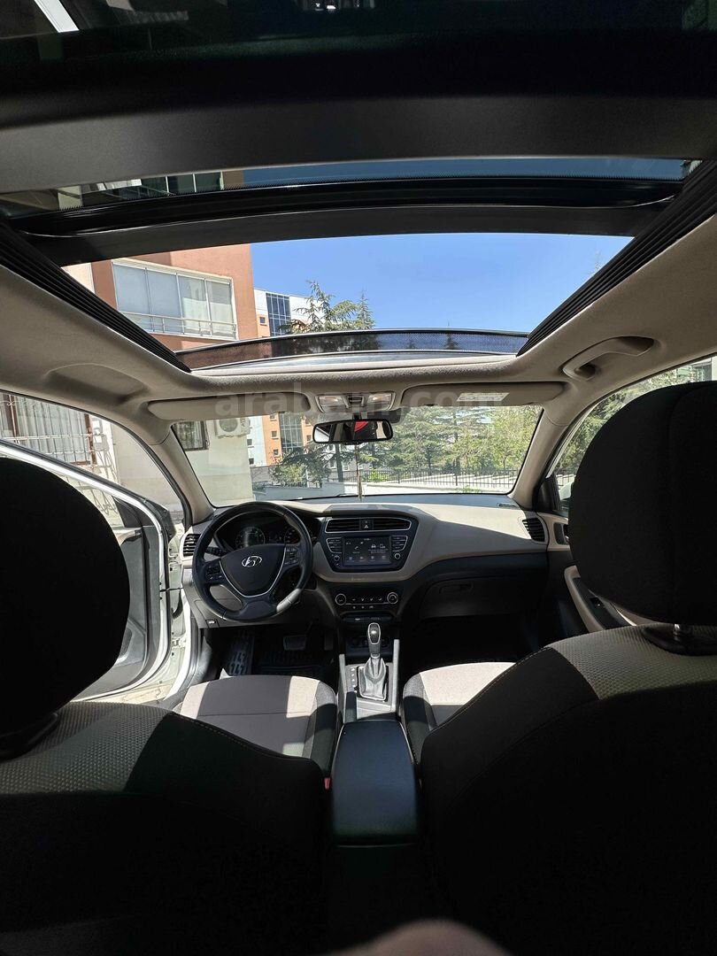 Sahibinden Hyundai i20 1.4 MPI Elite Smart 2019 Model Ankara 149.000 km Beyaz 4