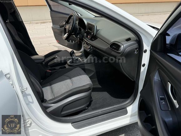 2017 MODEL HYUNDAİ İ 30 STYLE 139 BİN KM