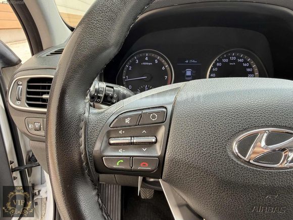 2017 MODEL HYUNDAİ İ 30 STYLE 139 BİN KM