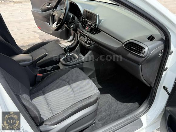 2017 MODEL HYUNDAİ İ 30 STYLE 139 BİN KM